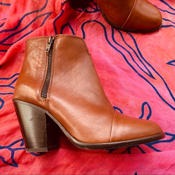 BOEMOS Tan Leather Ankle Boots - Picture 5 of 12